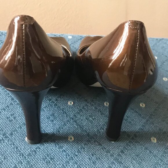 ENZO ANGIOLINI Heels- Patent Leather Peep Toe (Brown) - Picture 9 of 12